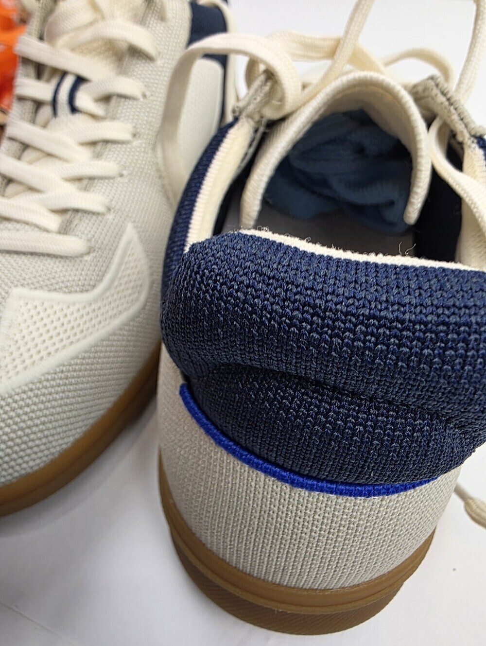 New Rothy's men's White Beige & Navy Knit Sneaker Sz 9m - Picture 8 of 9
